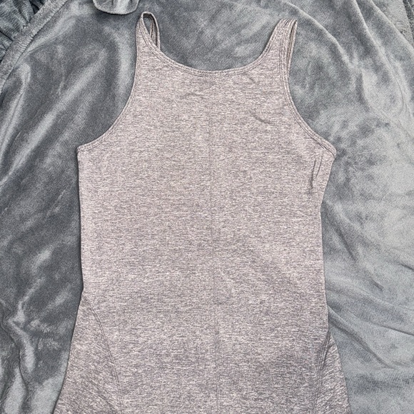 Lululemon Back At It Tank
Heathered Slate/Size 4 but can fit a 6 - Picture 4 of 6